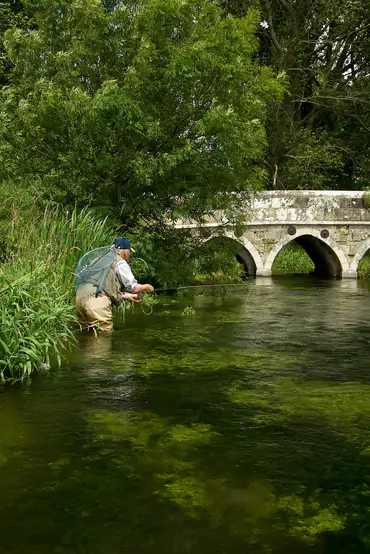 English countryside lodging near chalkstream fishing